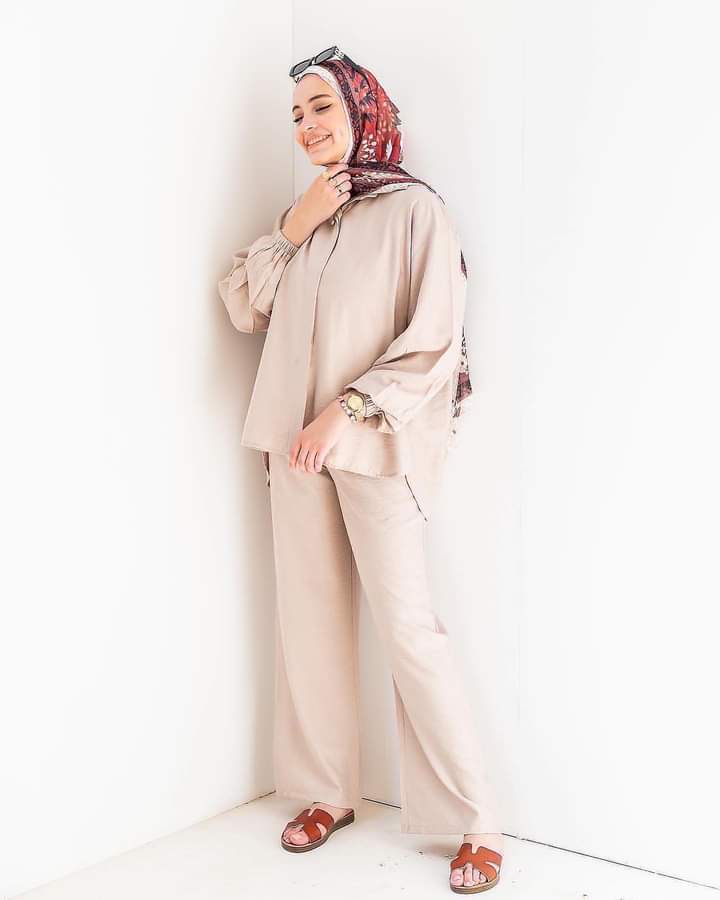 Summer linen set beige