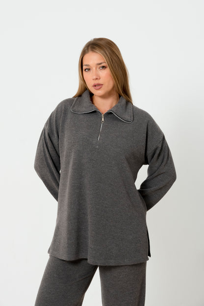 The daily set in grey