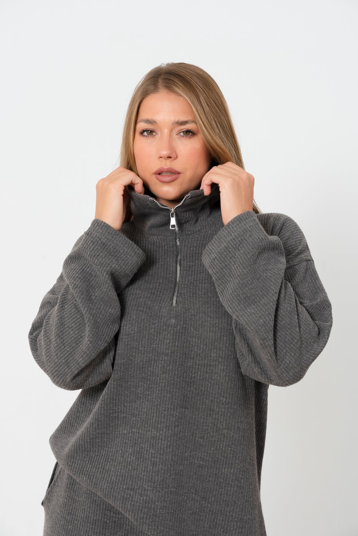 The daily set in grey