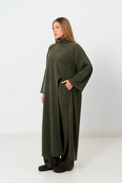 La muse in Olive green
