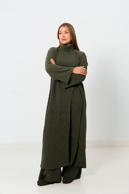 La muse in Olive green