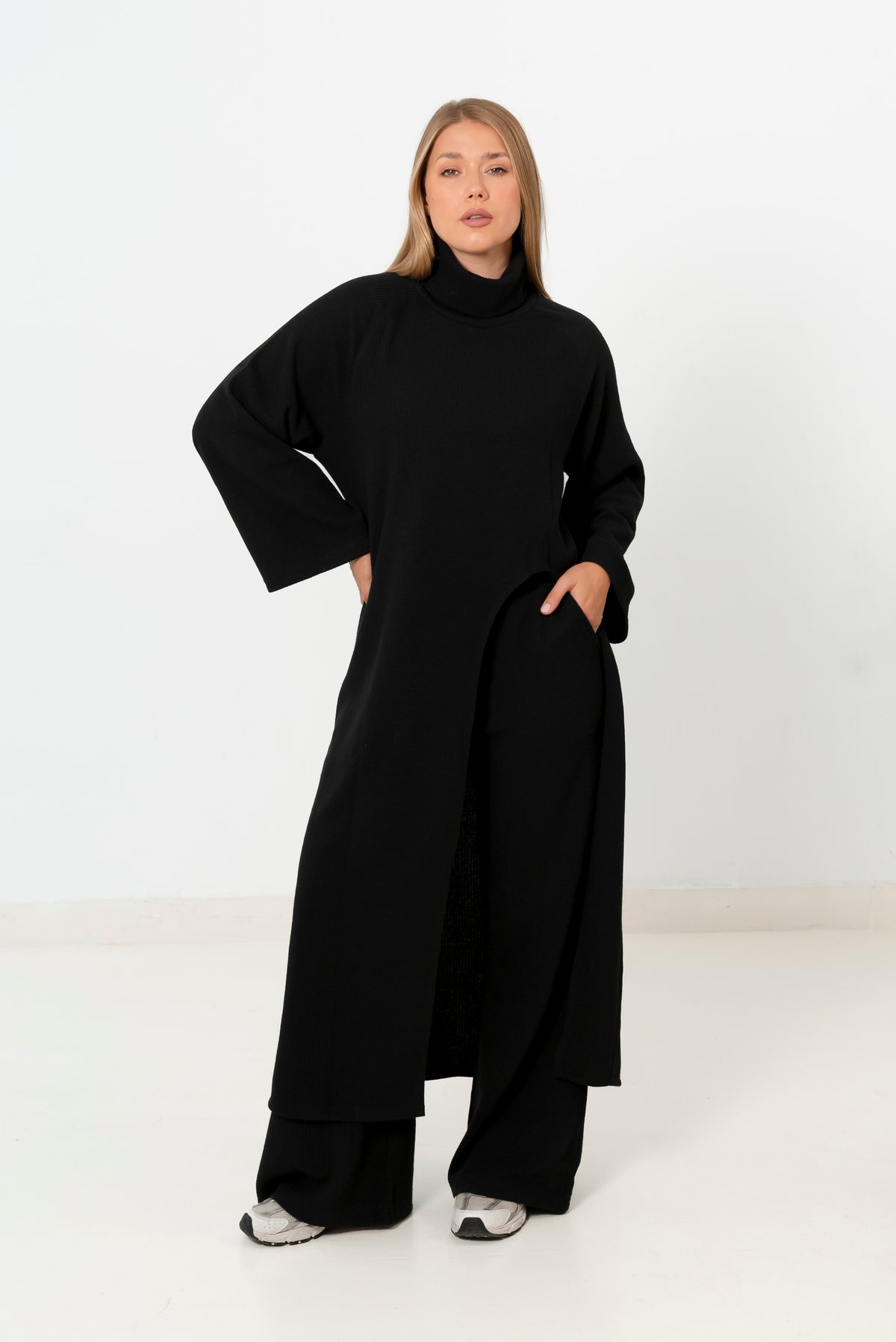 La muse set in Black