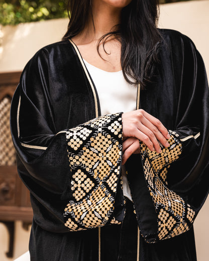 Lail Velvet Kaftan in Black