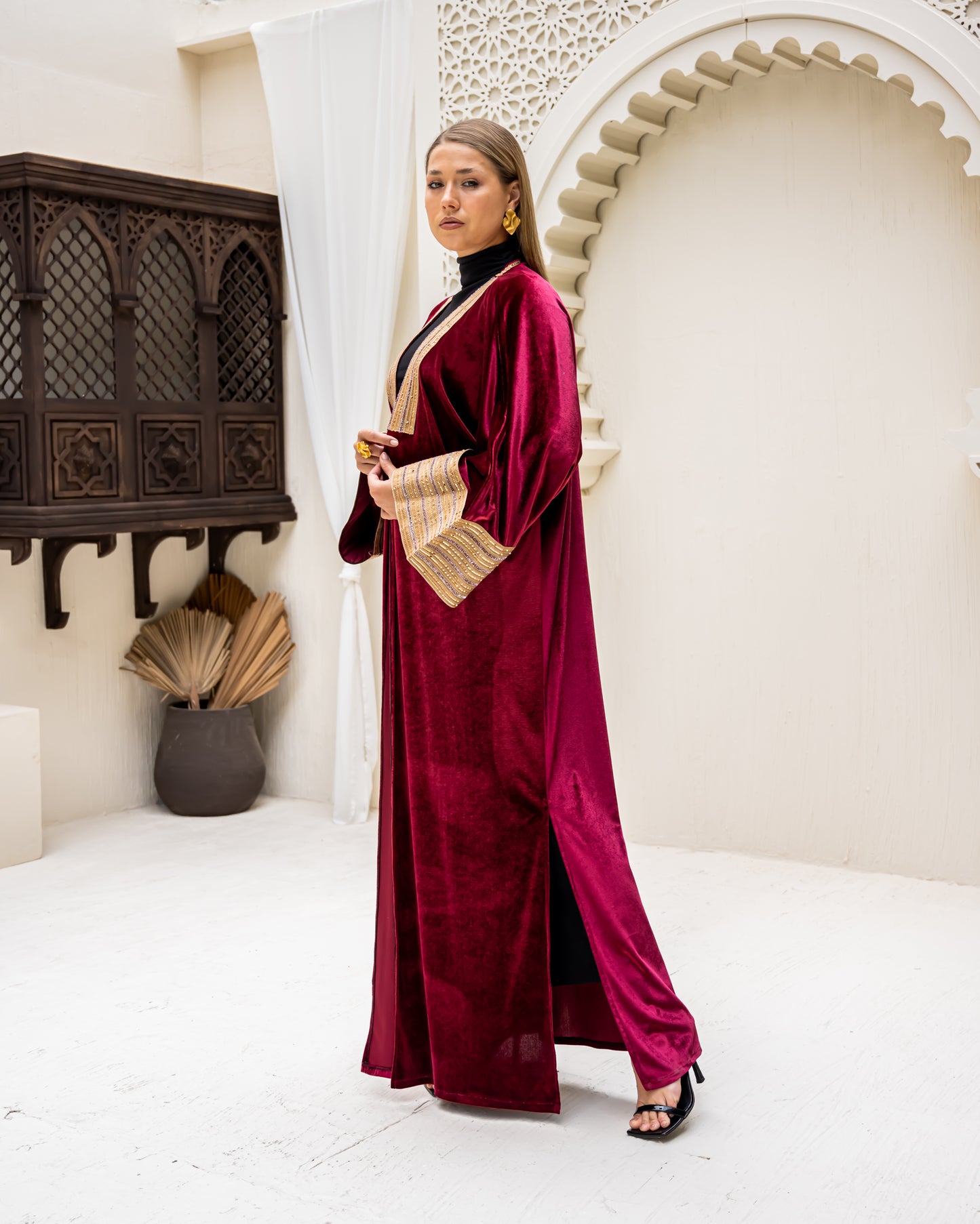 Malika Kaftan in burgundy