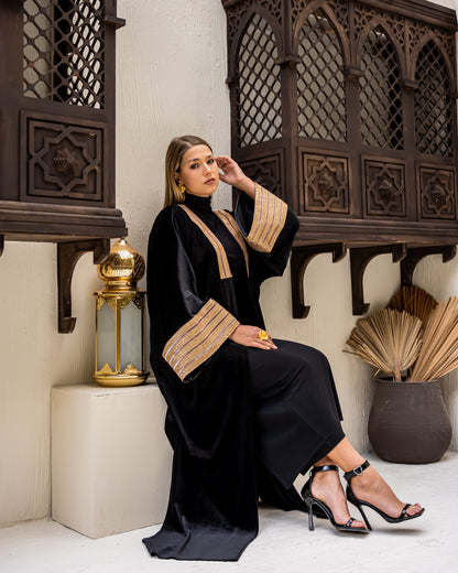 Malika Kaftan in black