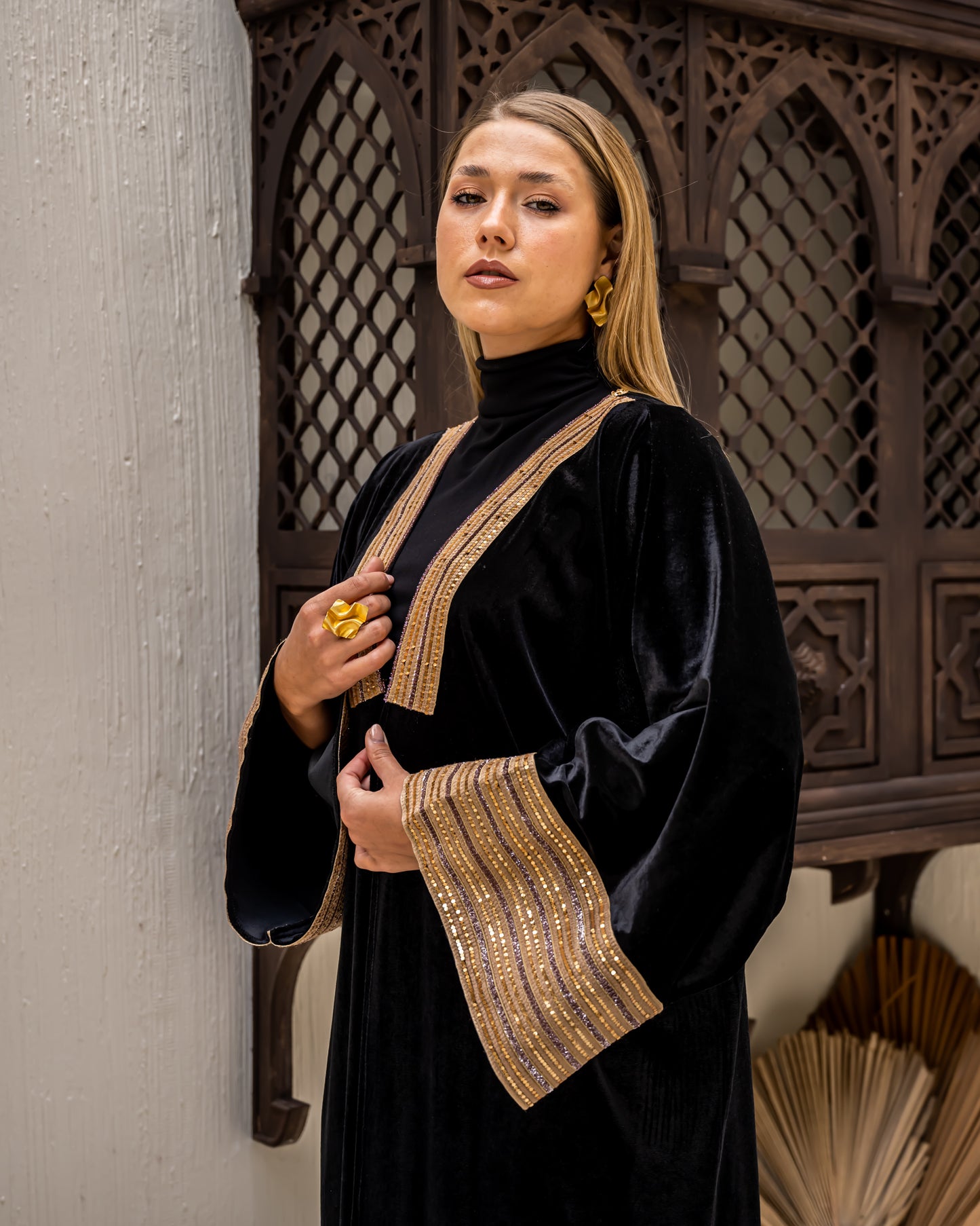 Malika Kaftan in black