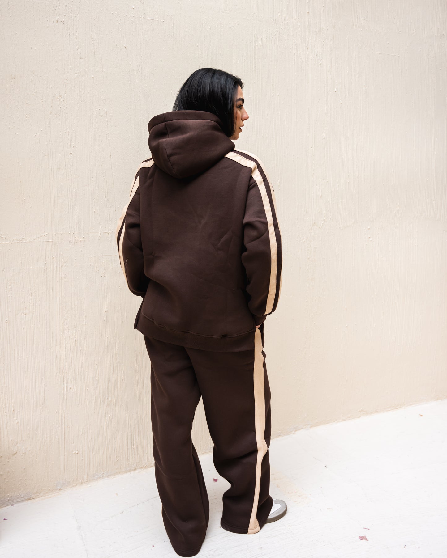 Suede touch set in brown